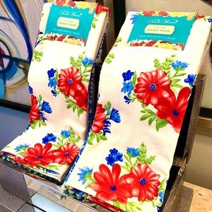 The Pioneer Woman Classic Charm Towels
